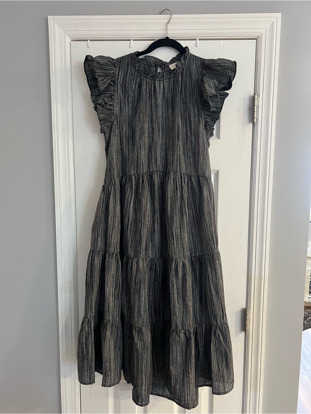 Pinch NWOT Black &Grey Ruffle-Sleeve Tiered Dress